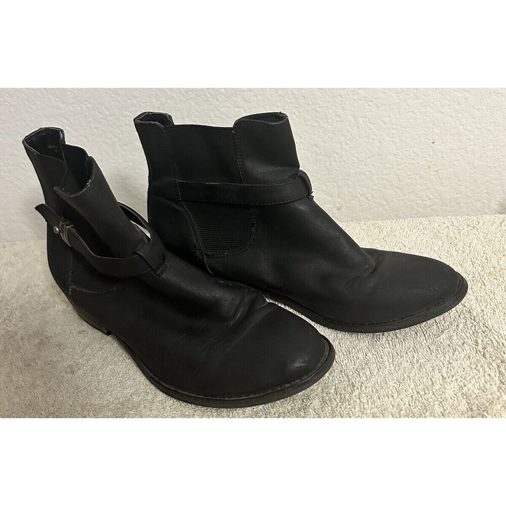 Diba Womens 6 1/2 Black Slip On 1" Heels and Ankle Boots with Buckle for looks